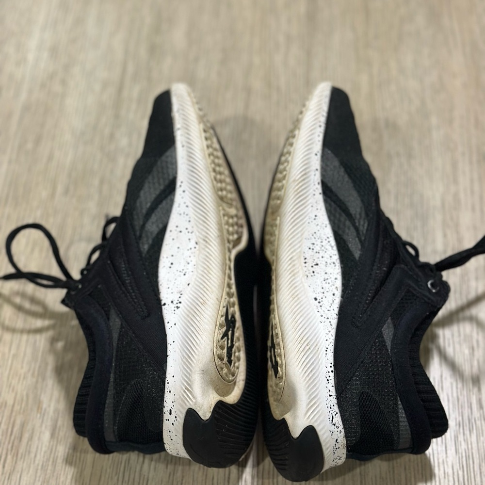 Reebok Black and White Women's Sneakers - Picture 5 of 9
